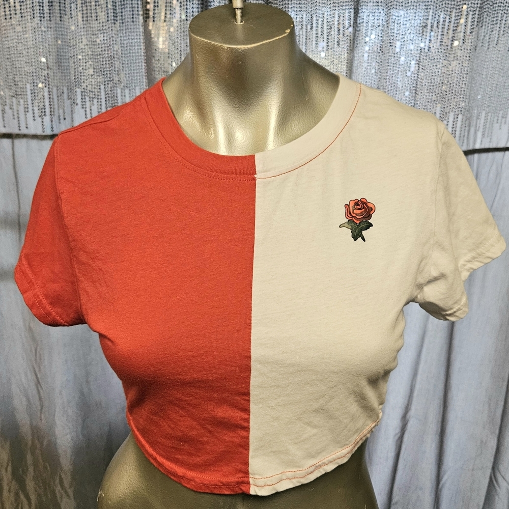 Red and white rose crop top